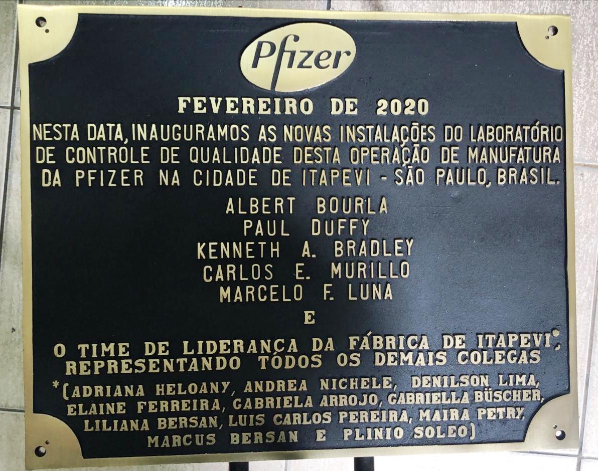 PLACA DE BRONZE FUNDIDO